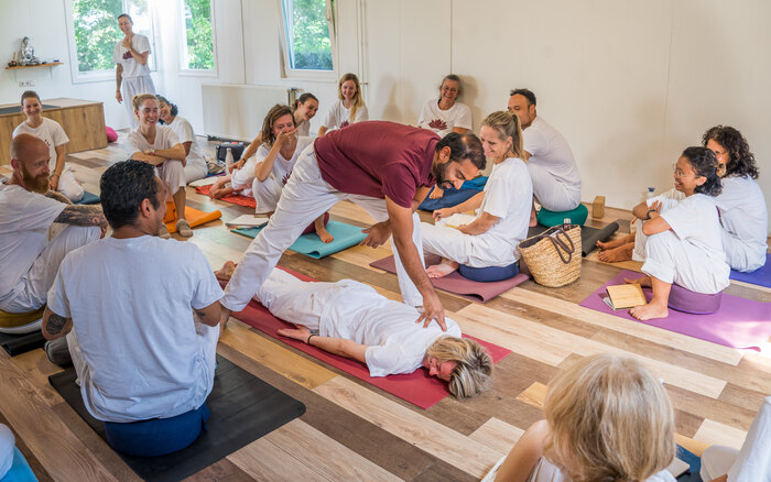 Arhanta yoga school